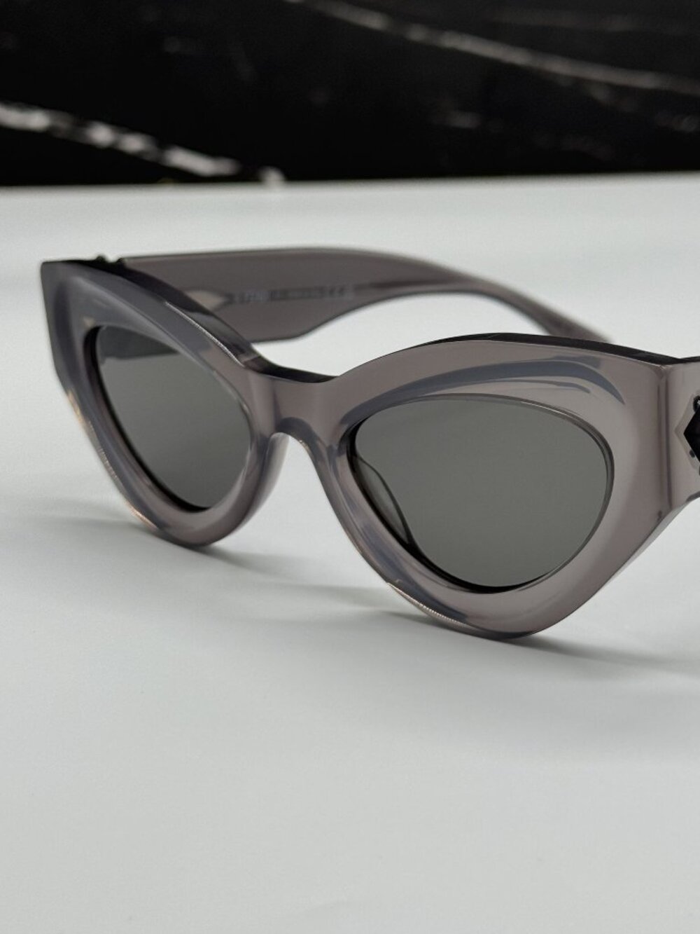 NEW FENDI FE40146I 20A SUNGLASSES GRAY WOMEN EYEWEAR FENDI - Picture 3 of 11